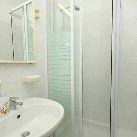 With A Parking Space Hvar - 8794 フヴァル