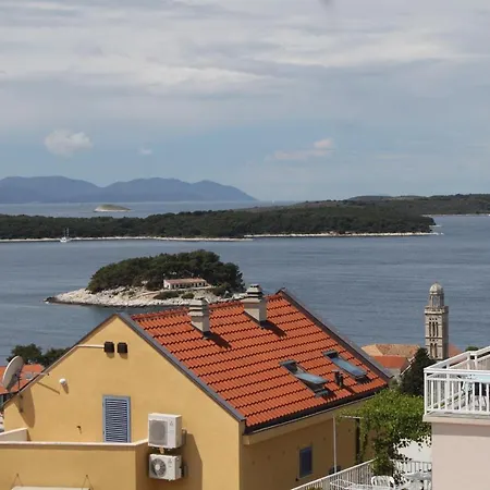 アパート With A Parking Space Hvar - 8794