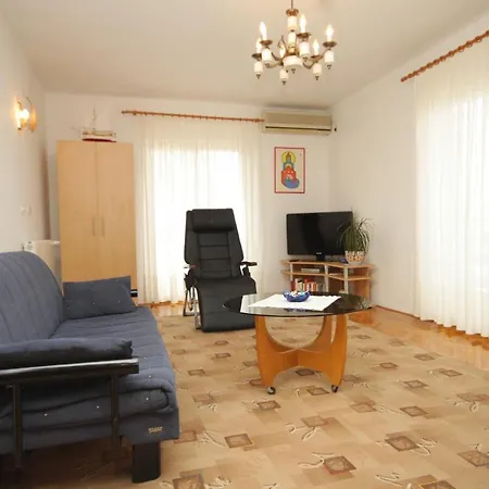 With A Parking Space Hvar - 8794 アパート フヴァル