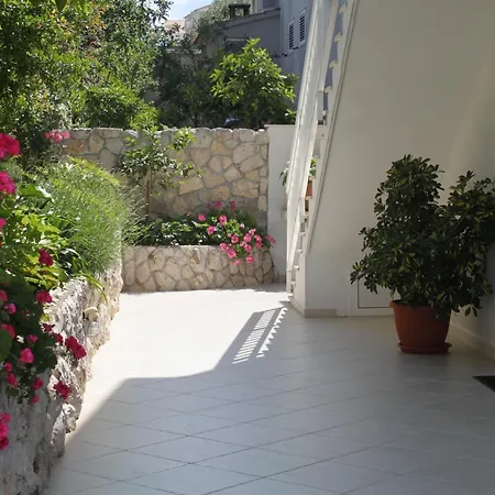 Апартаменты With A Parking Space Hvar - 8794 *