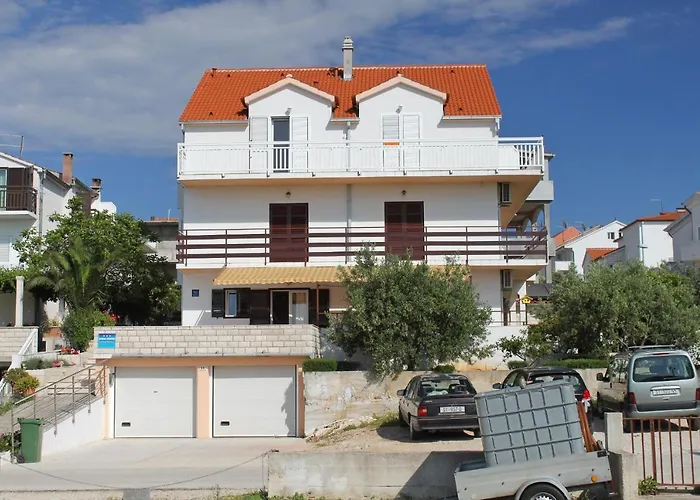 Апартаменты With A Parking Space Hvar - 8794