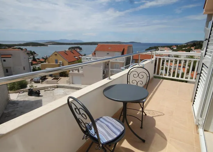 Апартаменты With A Parking Space Hvar - 8794