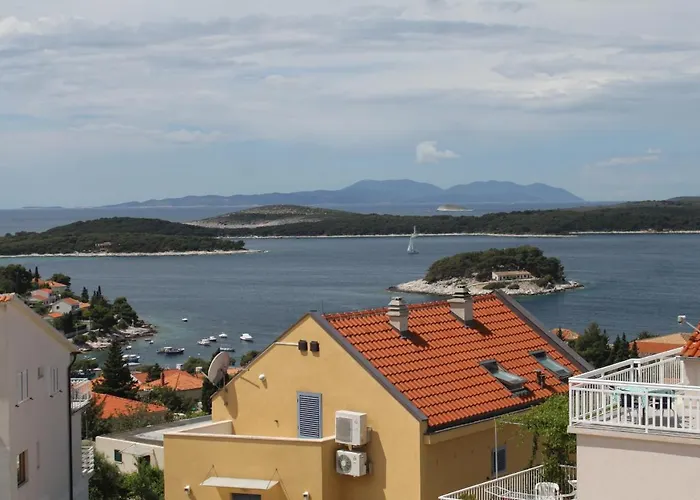 Апартаменты With A Parking Space Hvar - 8794