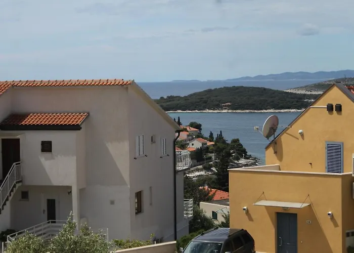 Апартаменты With A Parking Space Hvar - 8794 *