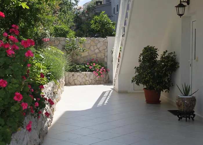 Апартаменты With A Parking Space Hvar - 8794 *